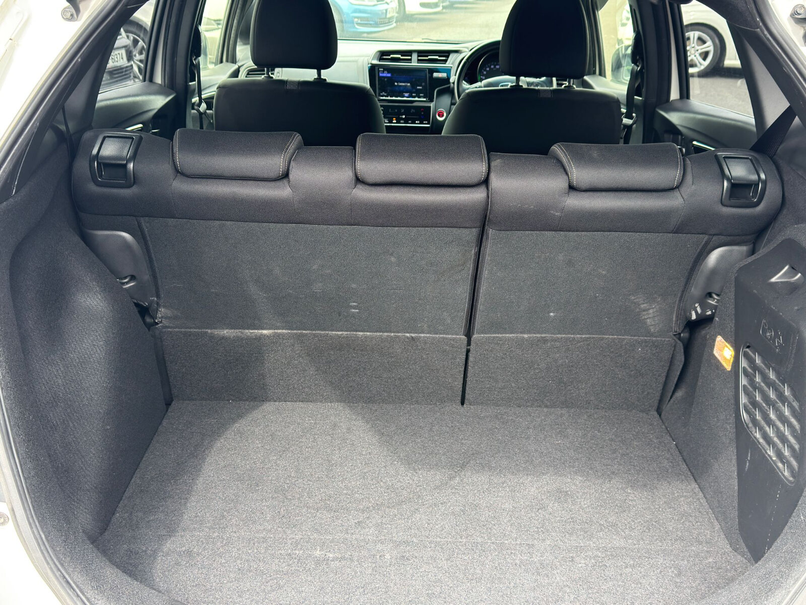 Honda fit 2018 - Image 9