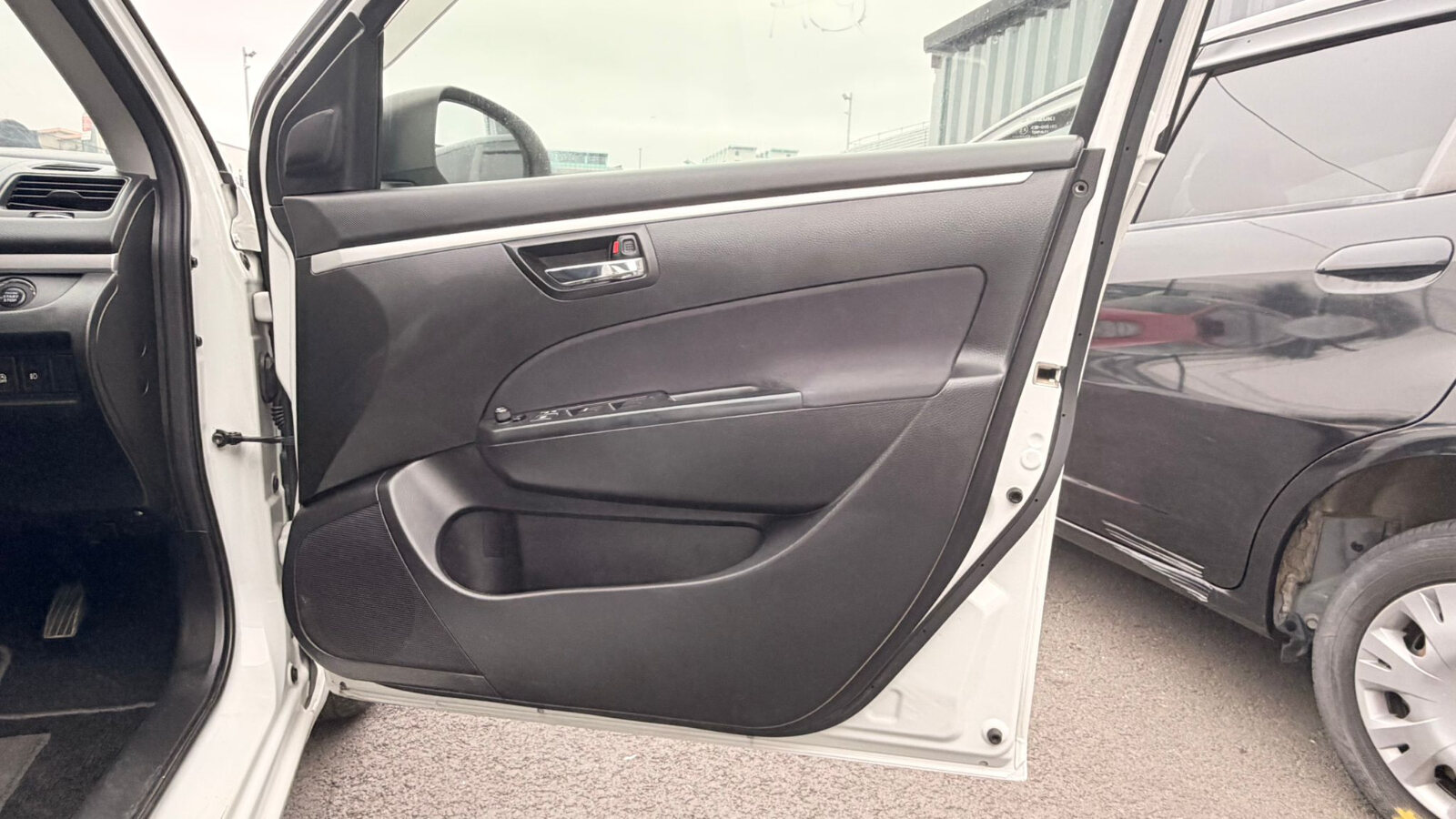 SUZUKI SWIFT 2016 WHITE - Image 14