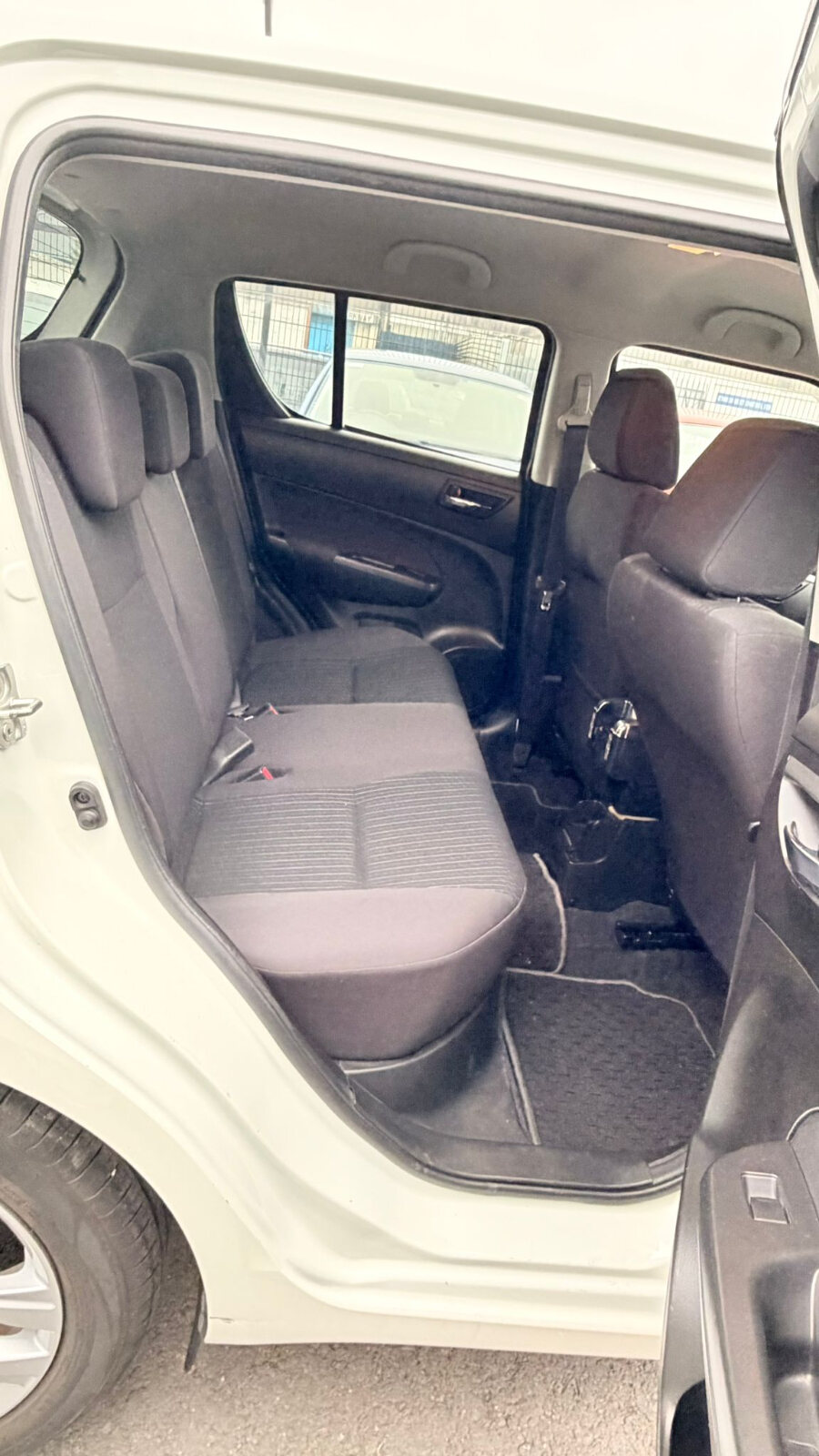 SUZUKI SWIFT 2016 WHITE - Image 13