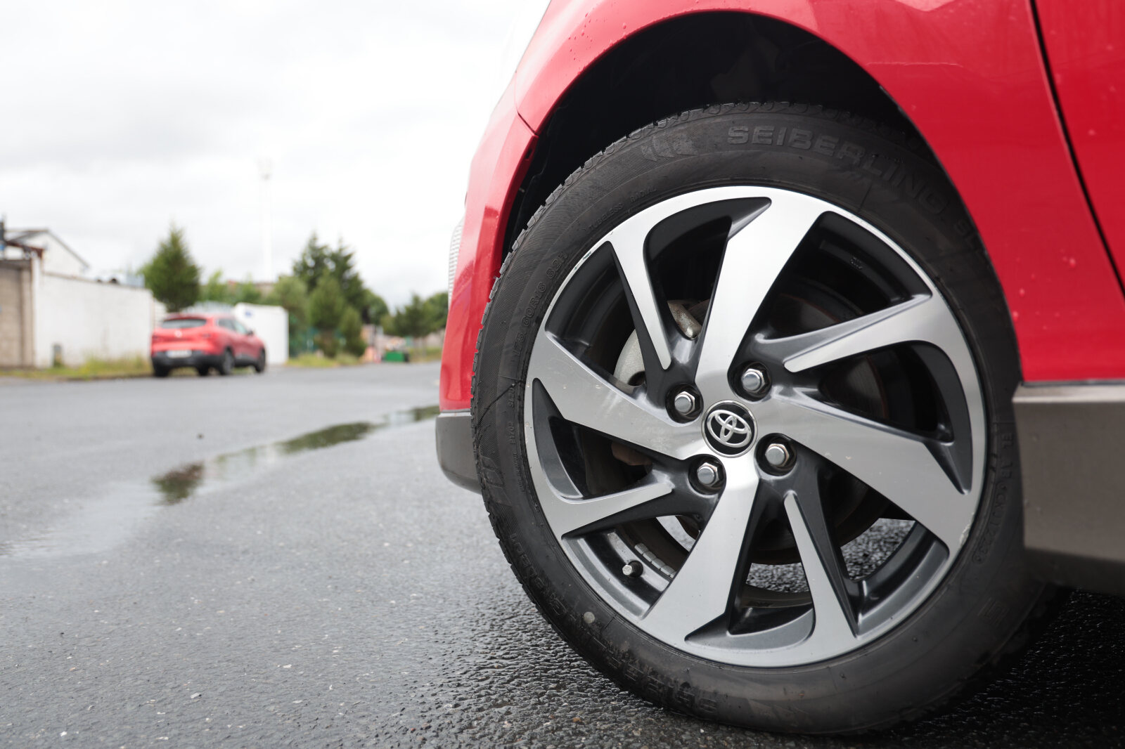 Toyota Aqua Red (URBAN) - Image 4