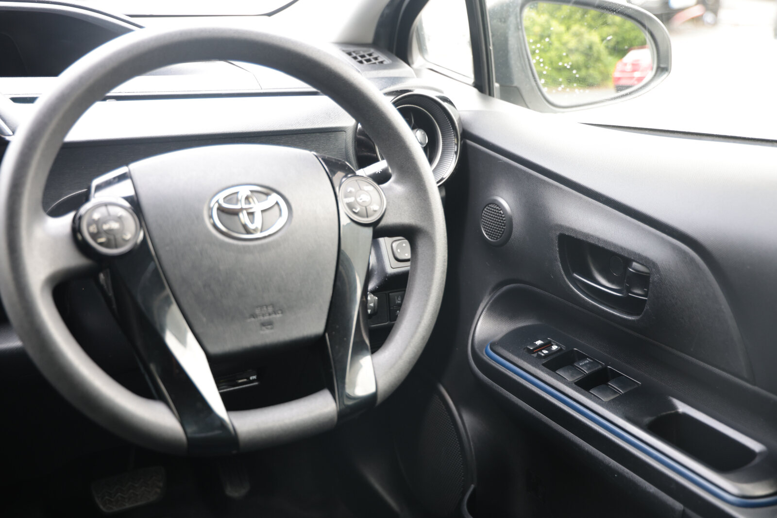 Toyota aqua White (URBAN) - Image 34