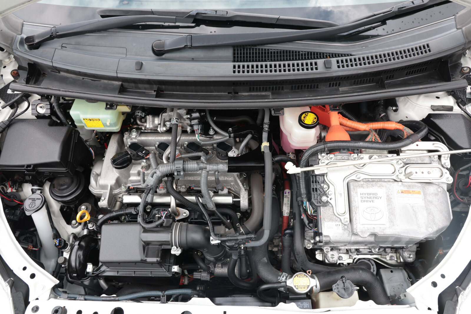 Toyota aqua White (URBAN) - Image 38