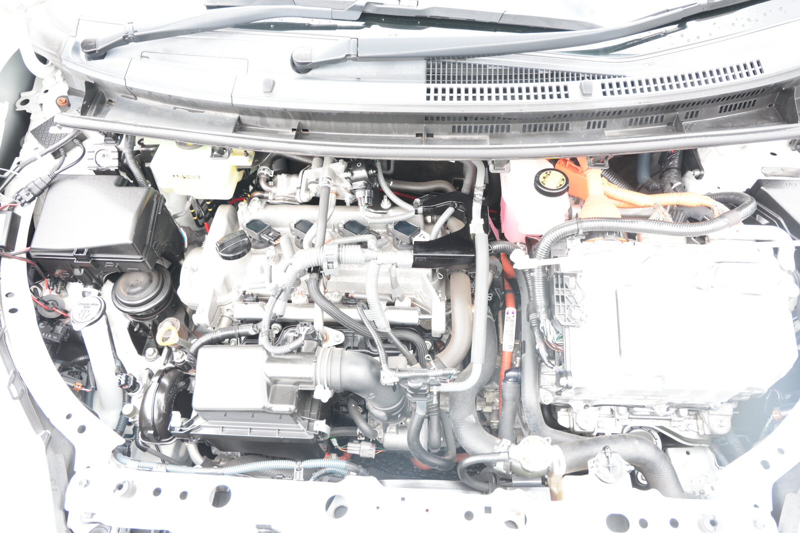 Toyota aqua White (URBAN) - Image 36