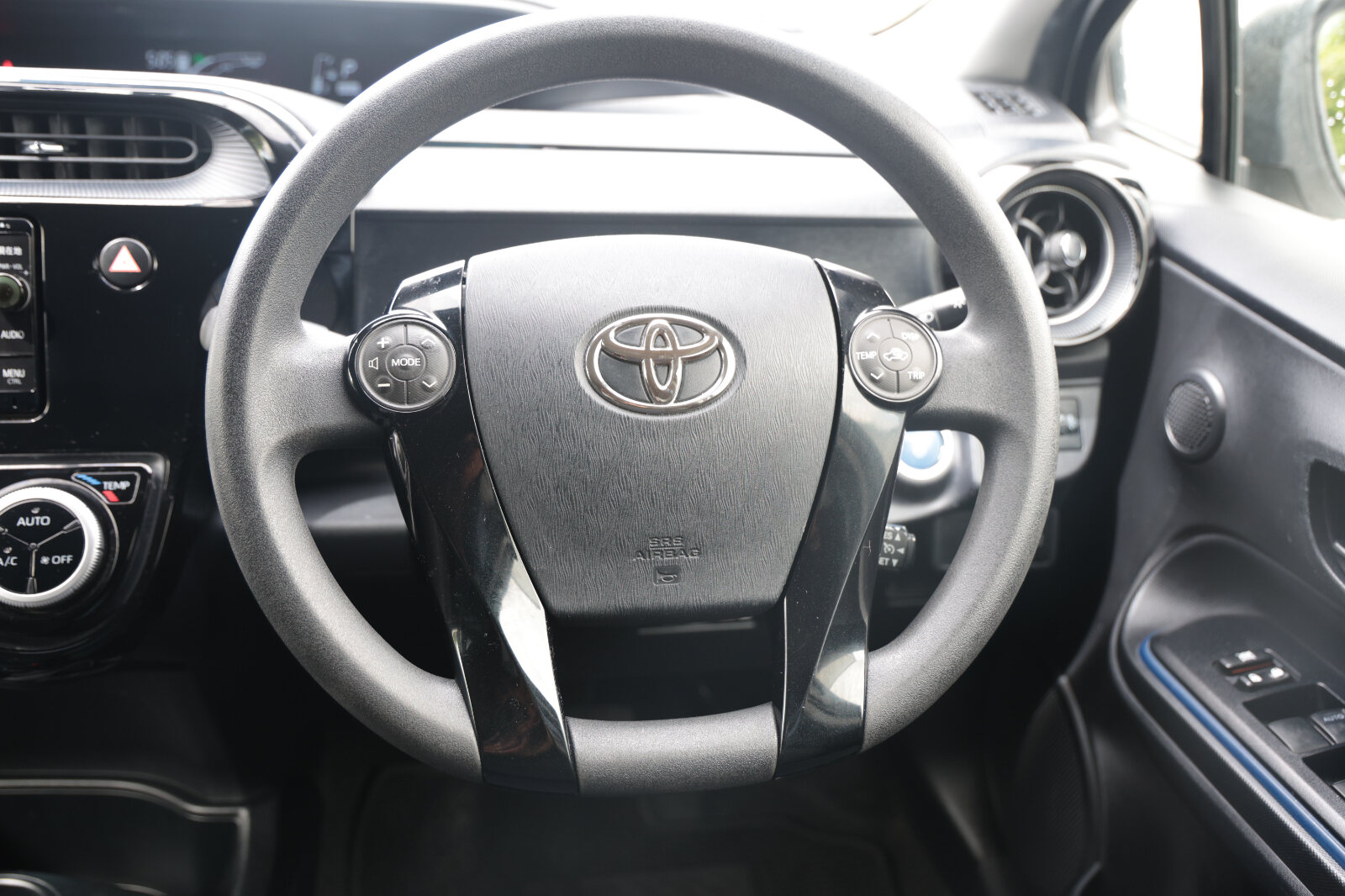 Toyota aqua White (URBAN) - Image 27