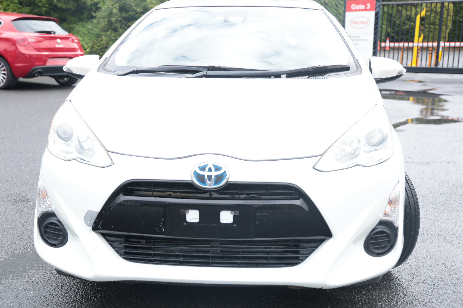 Toyota aqua White (URBAN) - Image 2