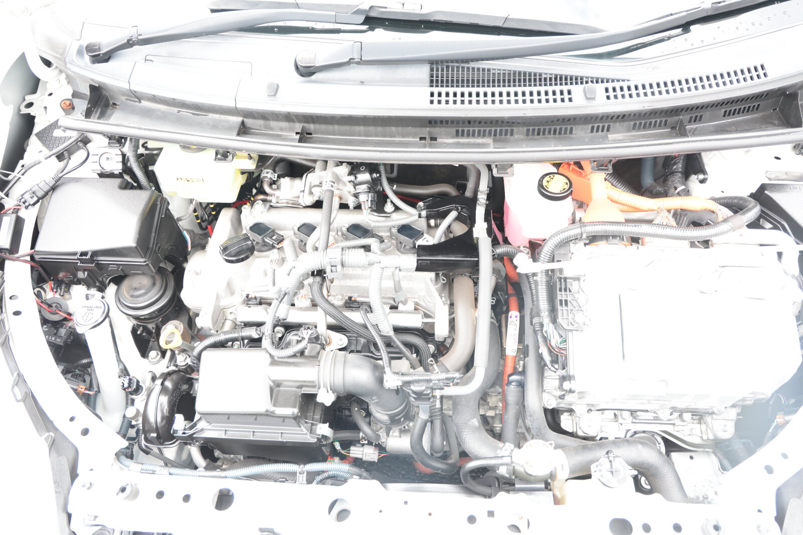 Toyota aqua White (URBAN) - Image 35