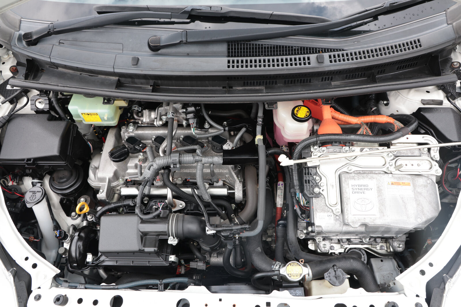 Toyota aqua White (URBAN) - Image 37