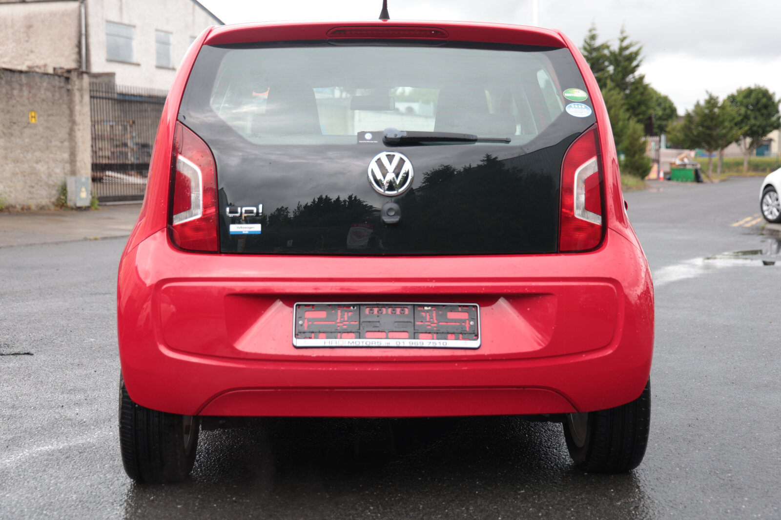 Volkswagen UP Red 2015 - Image 13