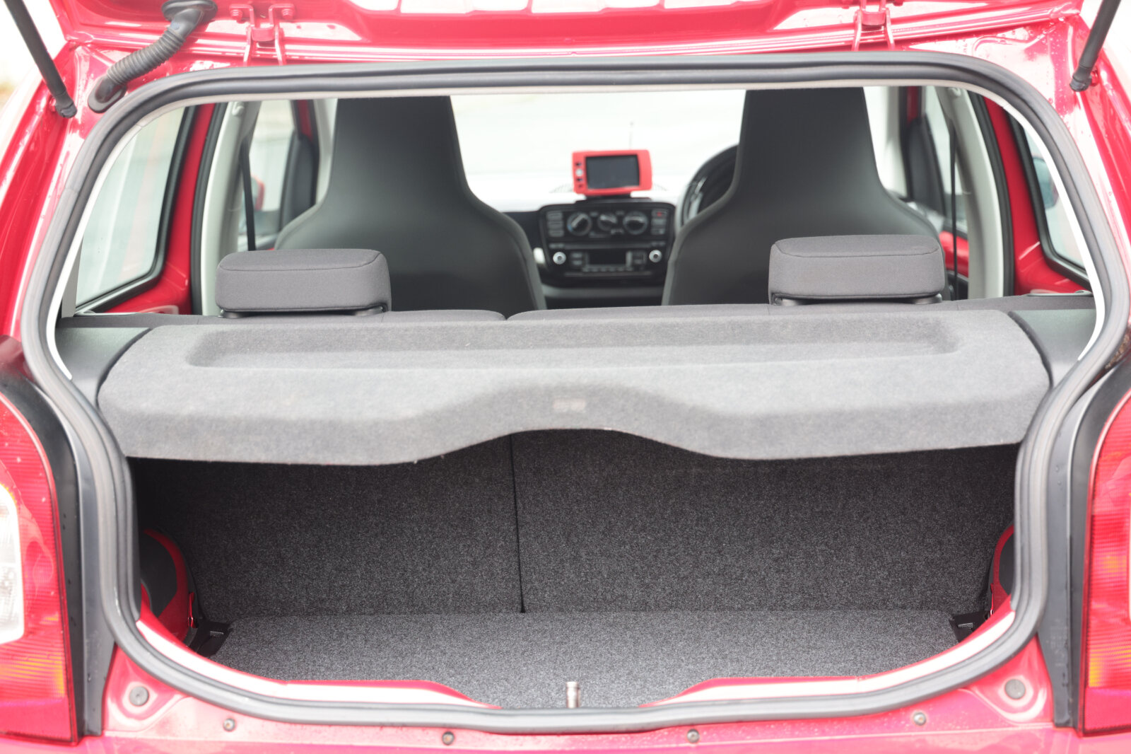 Volkswagen UP Red 2015 - Image 20