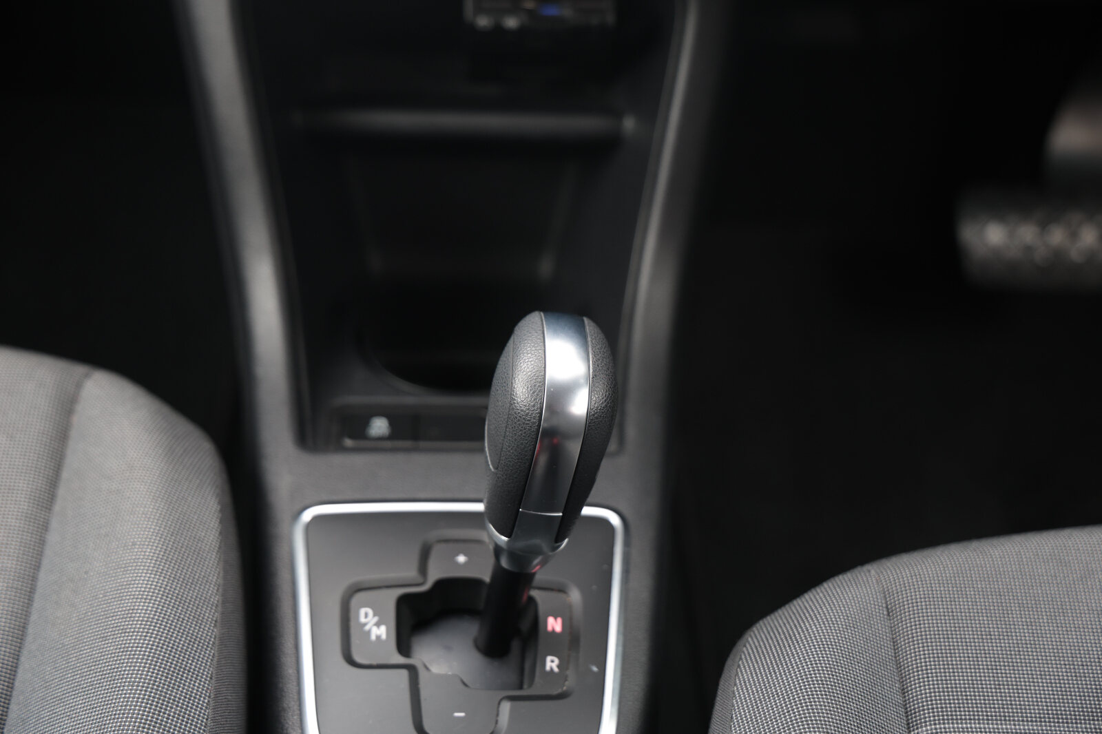 Volkswagen UP Red 2015 - Image 29