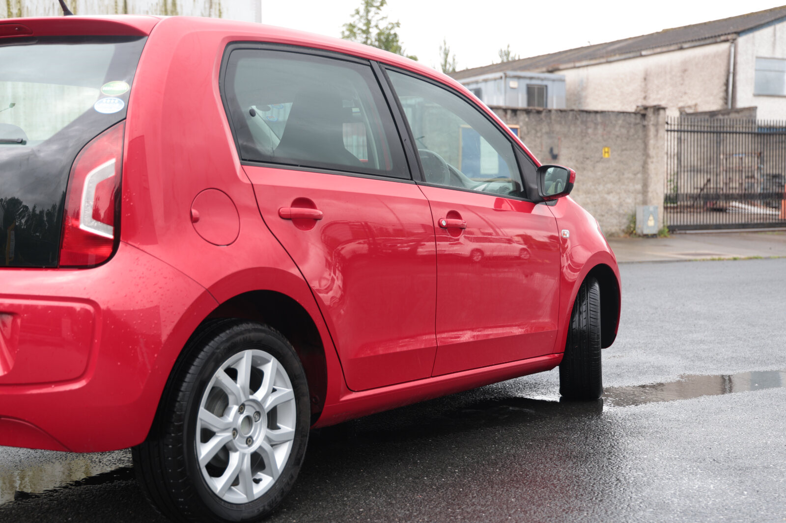 Volkswagen UP Red 2015 - Image 14