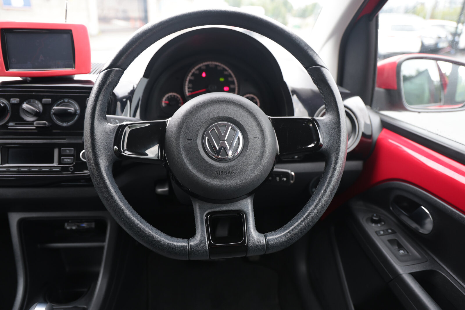 Volkswagen UP Red 2015 - Image 32