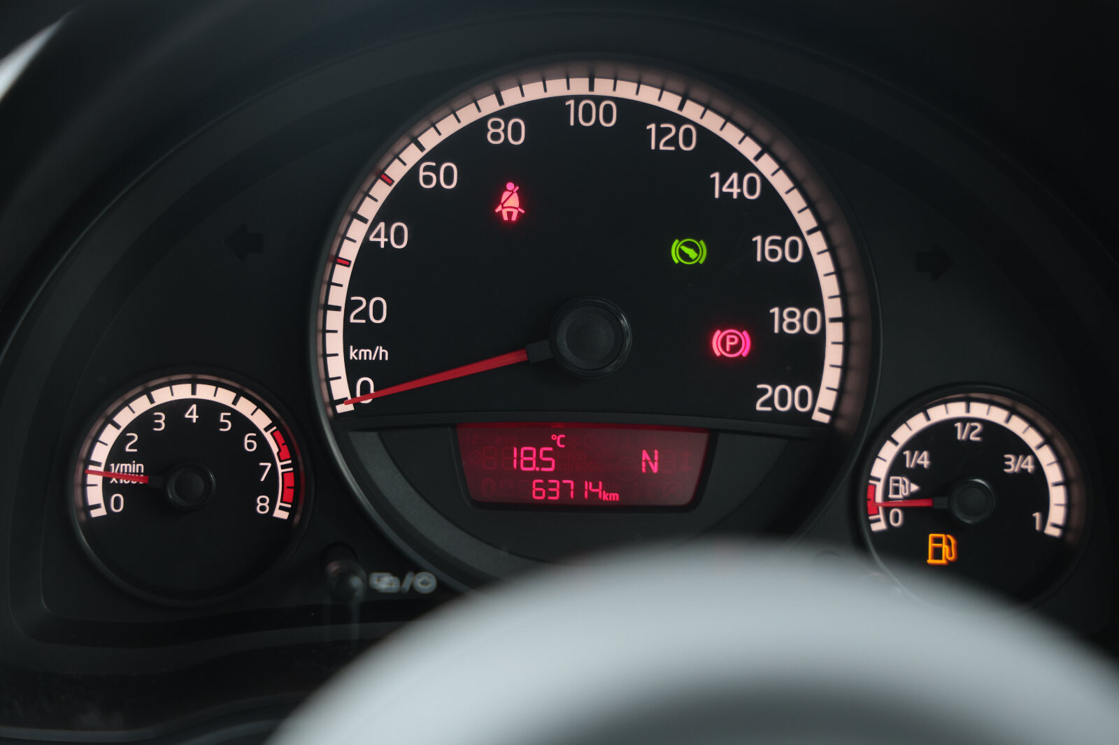 Volkswagen UP Red 2015 - Image 33