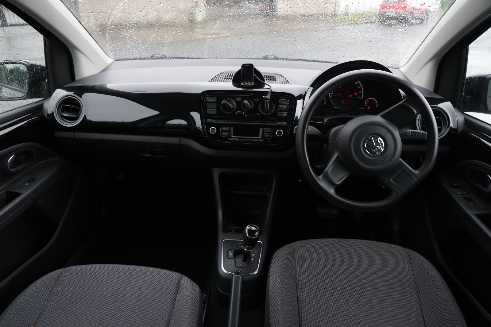 Volkswagen UP Black 2013 - Image 23