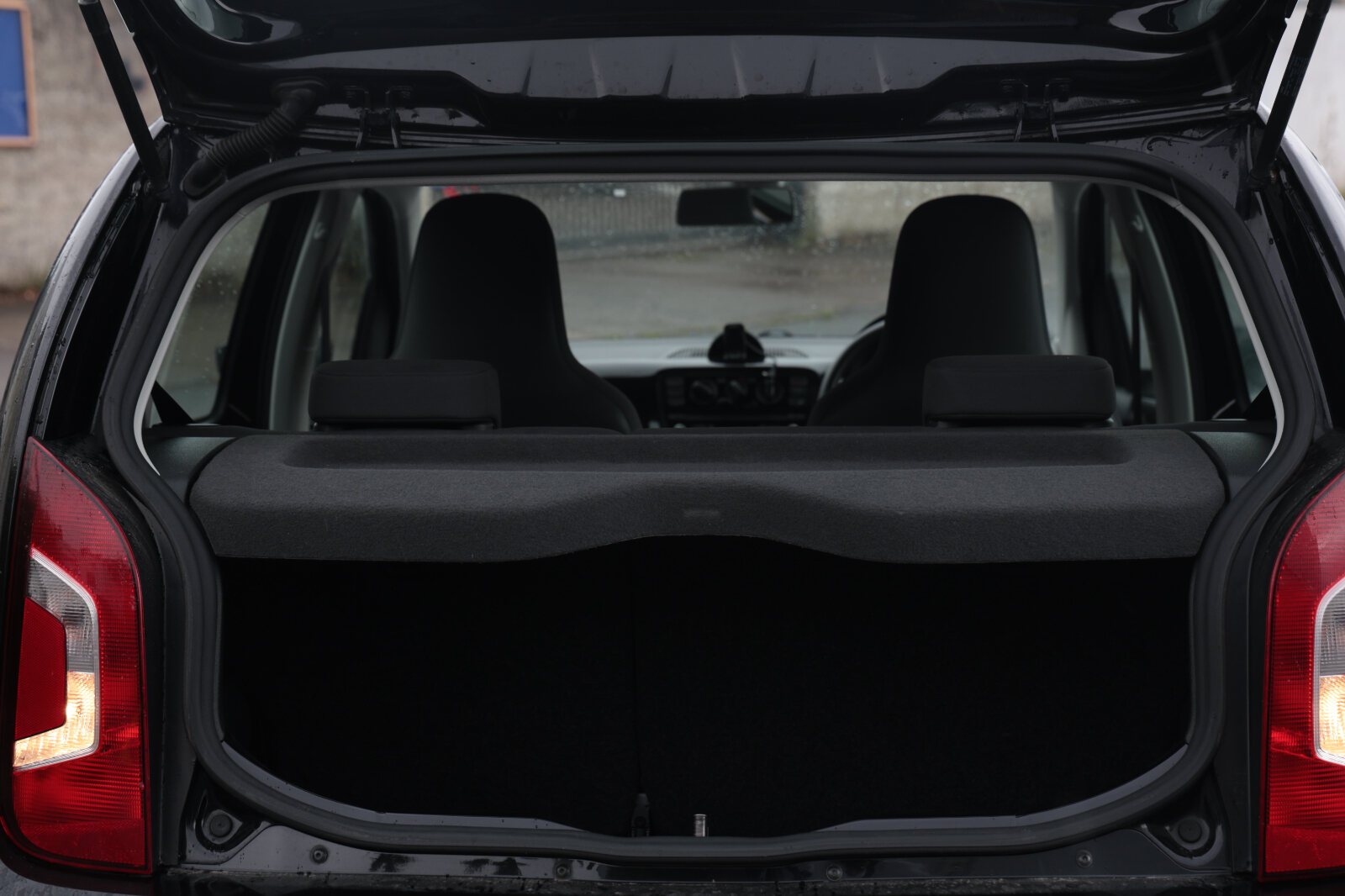 Volkswagen UP Black 2013 - Image 20