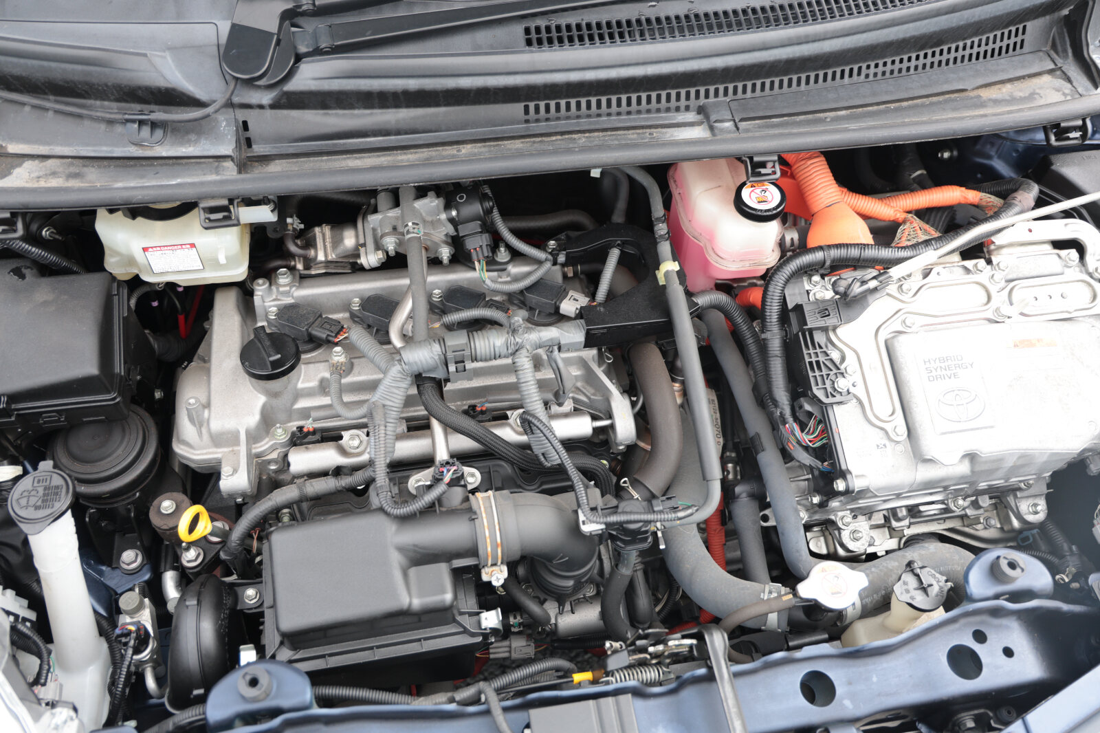 Toyota Vitz Blue - Image 40
