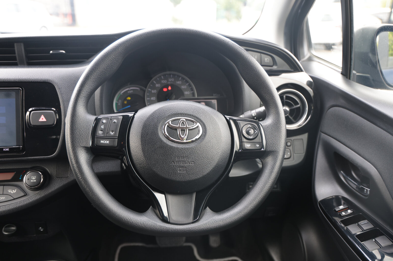 Toyota Vitz Blue - Image 33