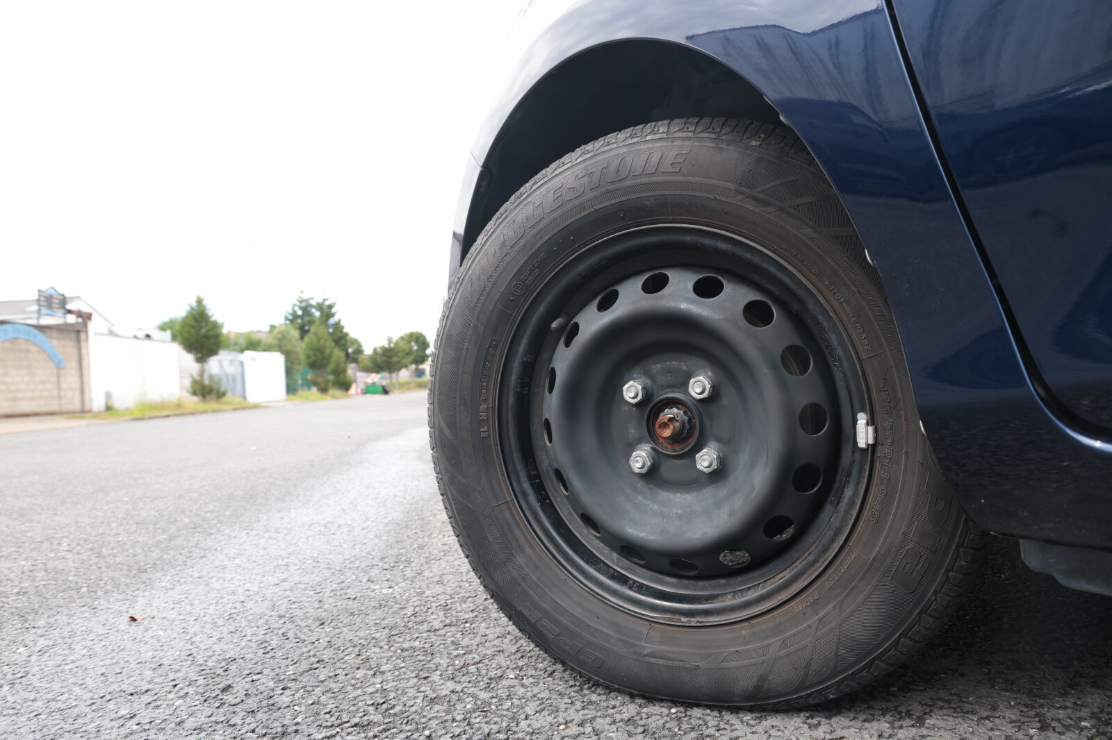 Toyota Vitz Blue - Image 3