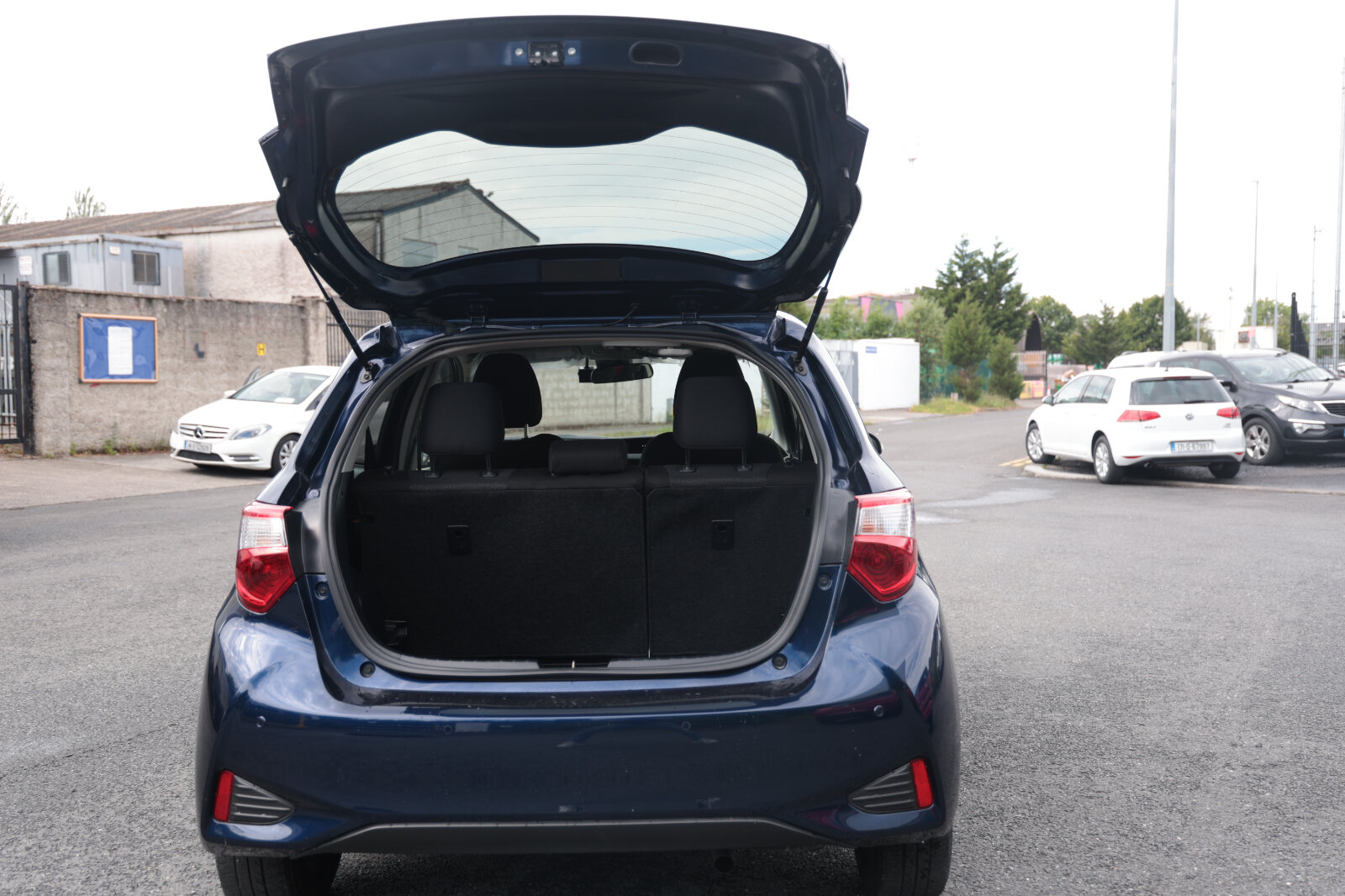 Toyota Vitz Blue - Image 20