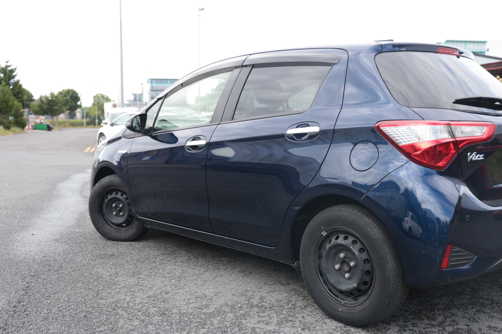 Toyota Vitz Blue - Image 10