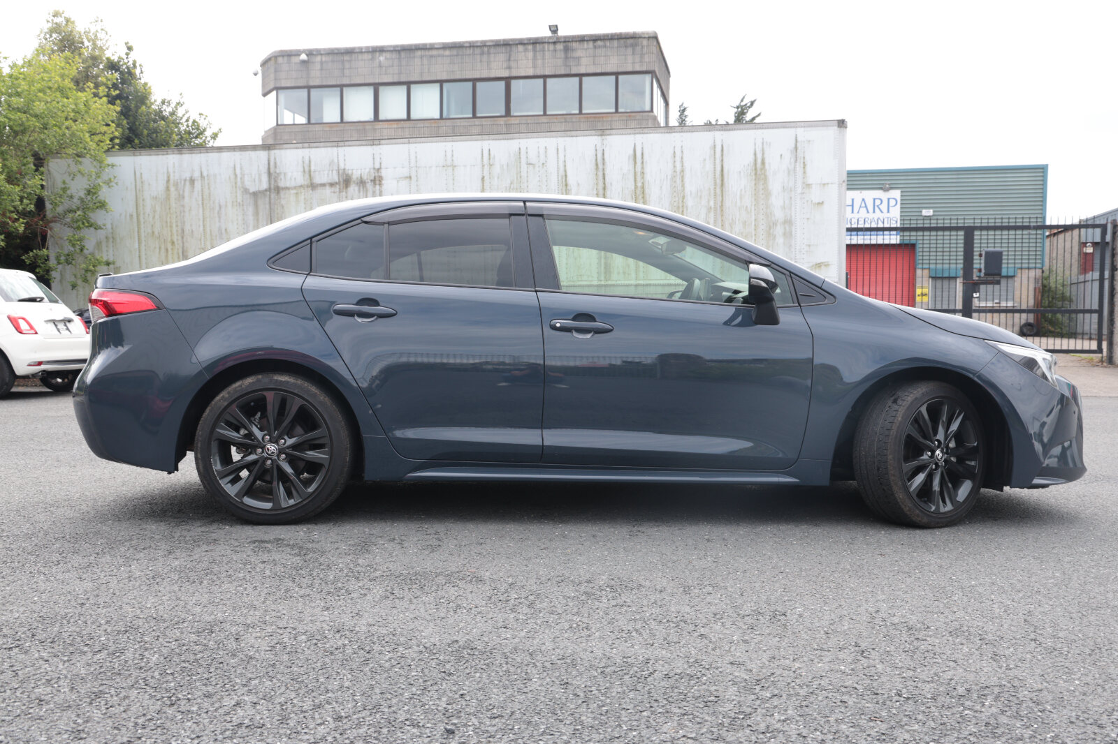 Toyota Corolla Grey - Image 16