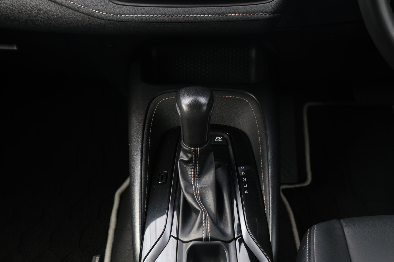 Toyota Corolla Grey - Image 21