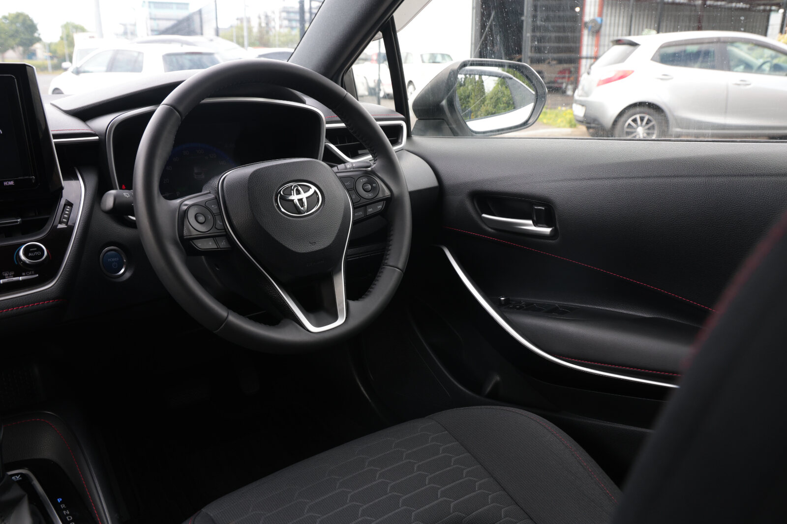 Toyota Corolla White - Image 23