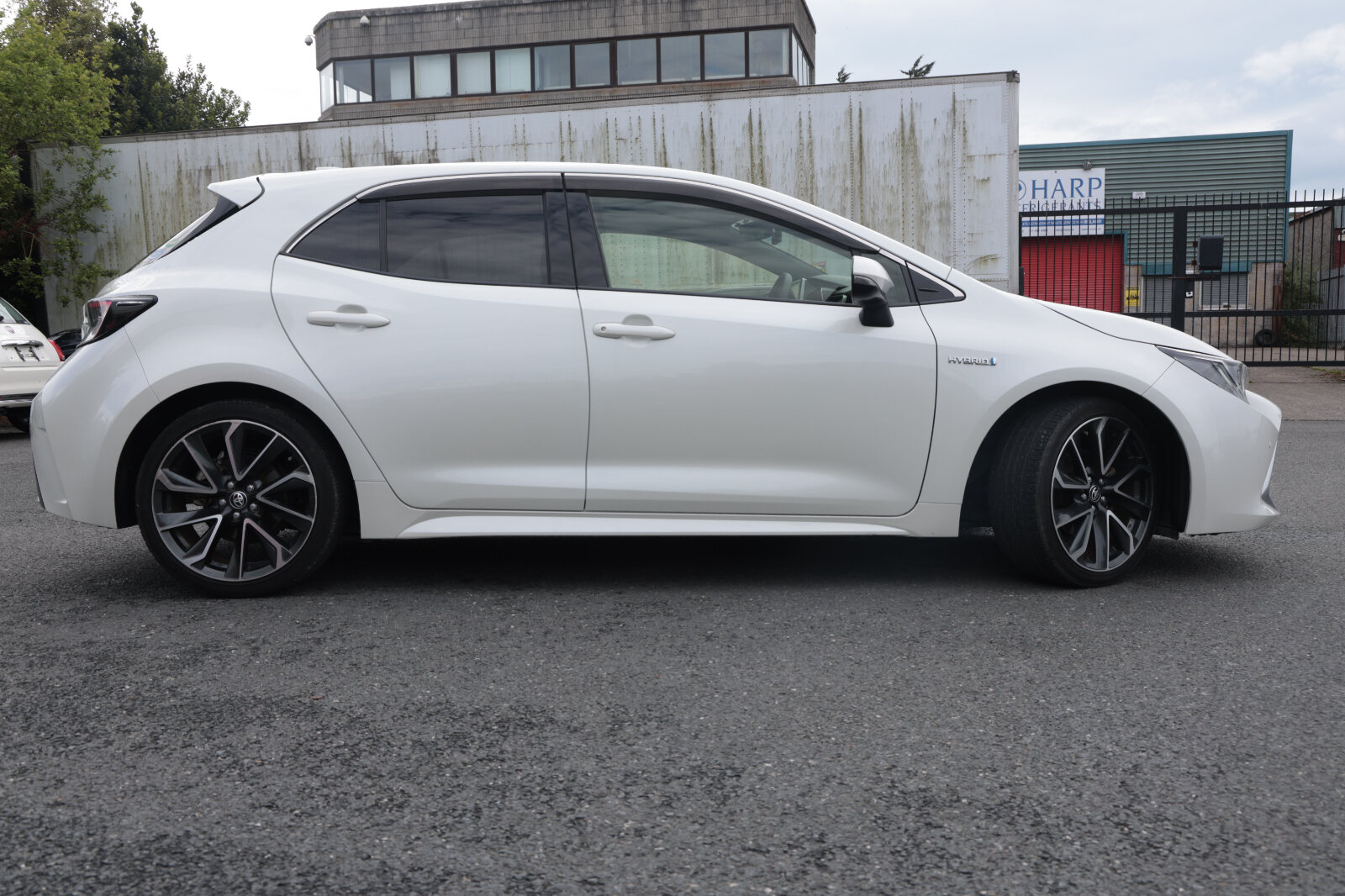 Toyota Corolla White - Image 13