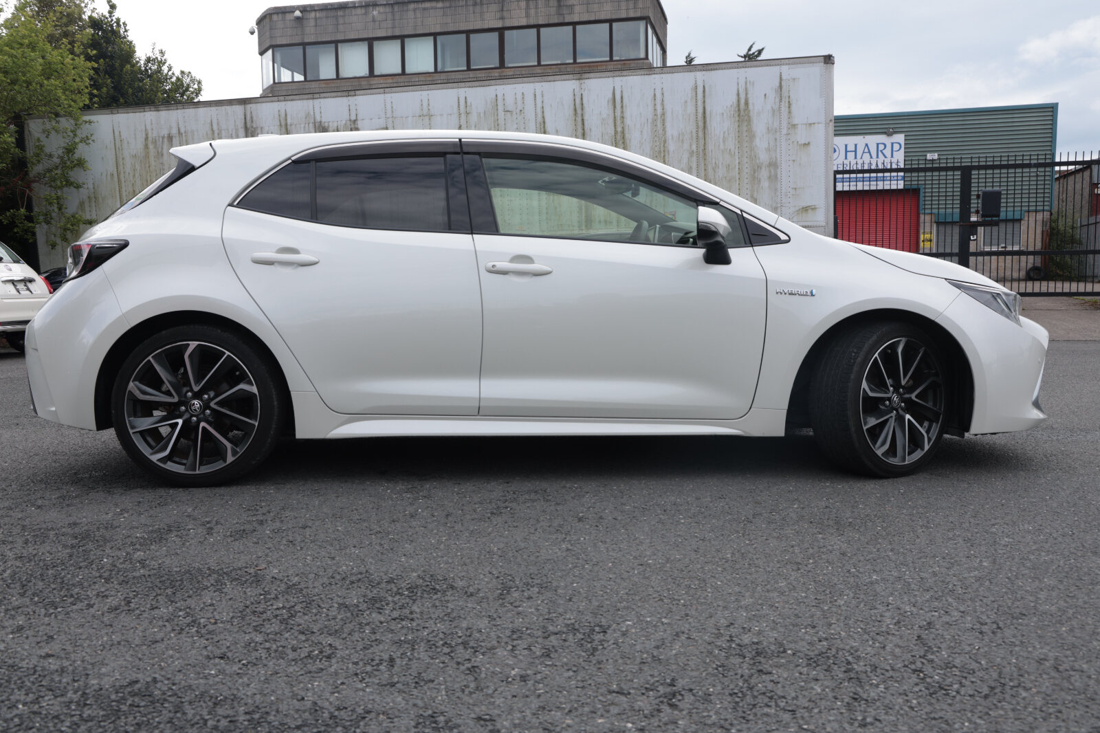Toyota Corolla White - Image 12