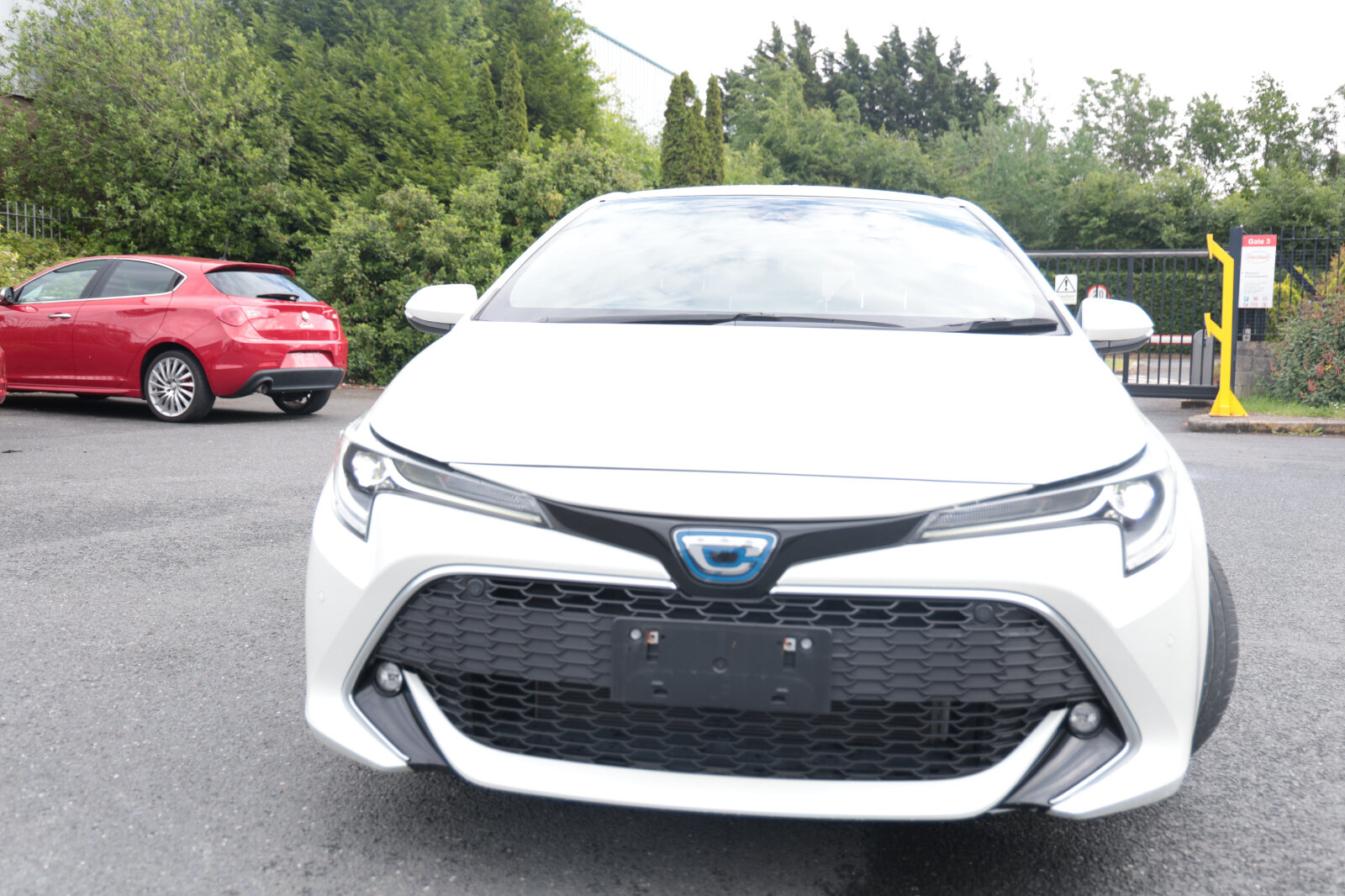 Toyota Corolla White - Image 1