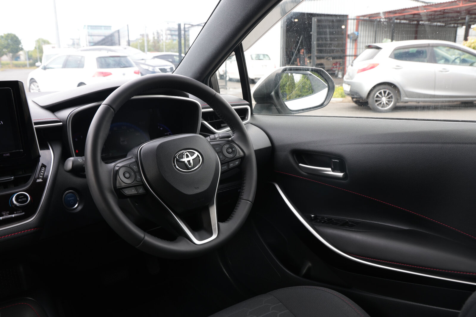 Toyota Corolla White - Image 27