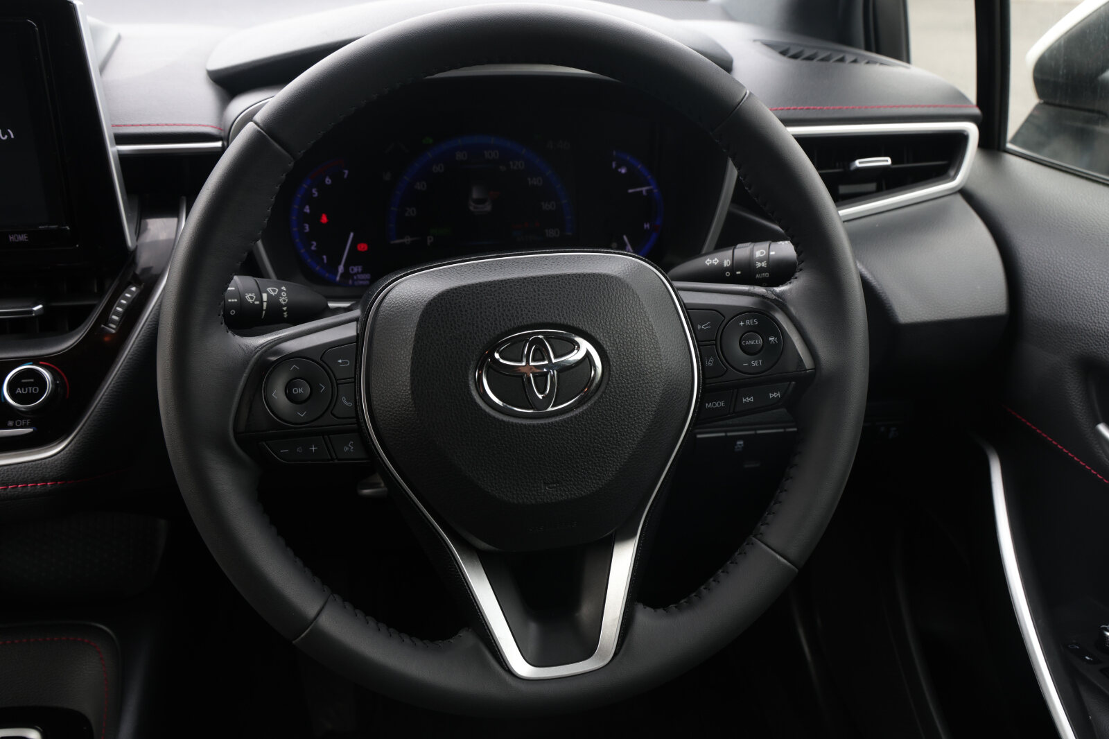 Toyota Corolla White - Image 19