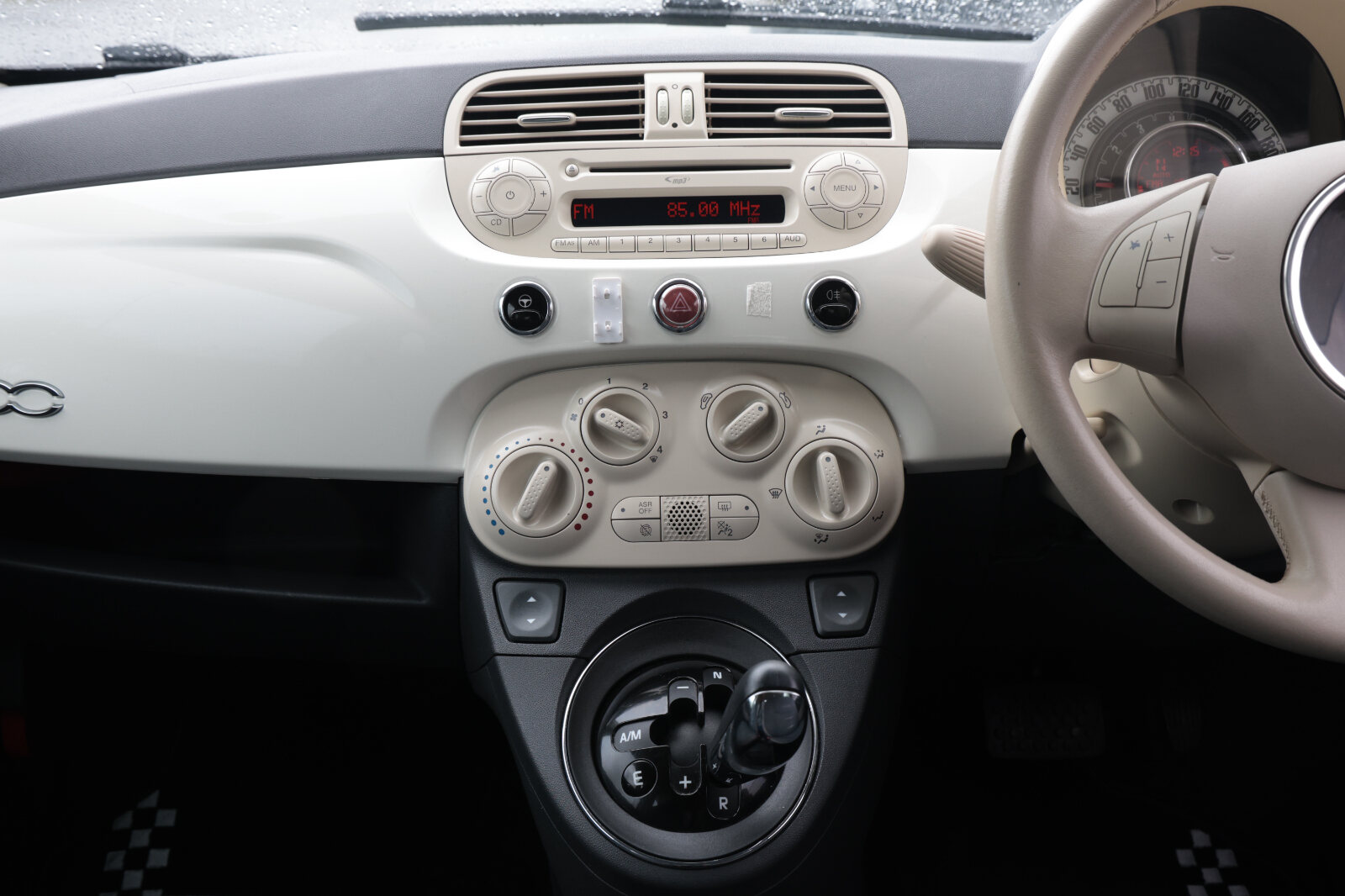Fiat 500 White - Image 41