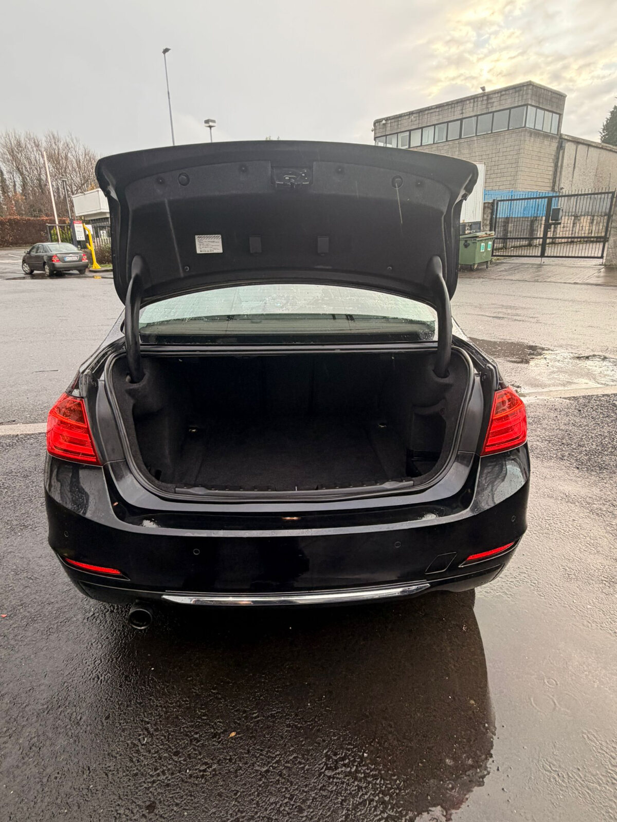 BMW 320I 2012 BLACK - Image 9