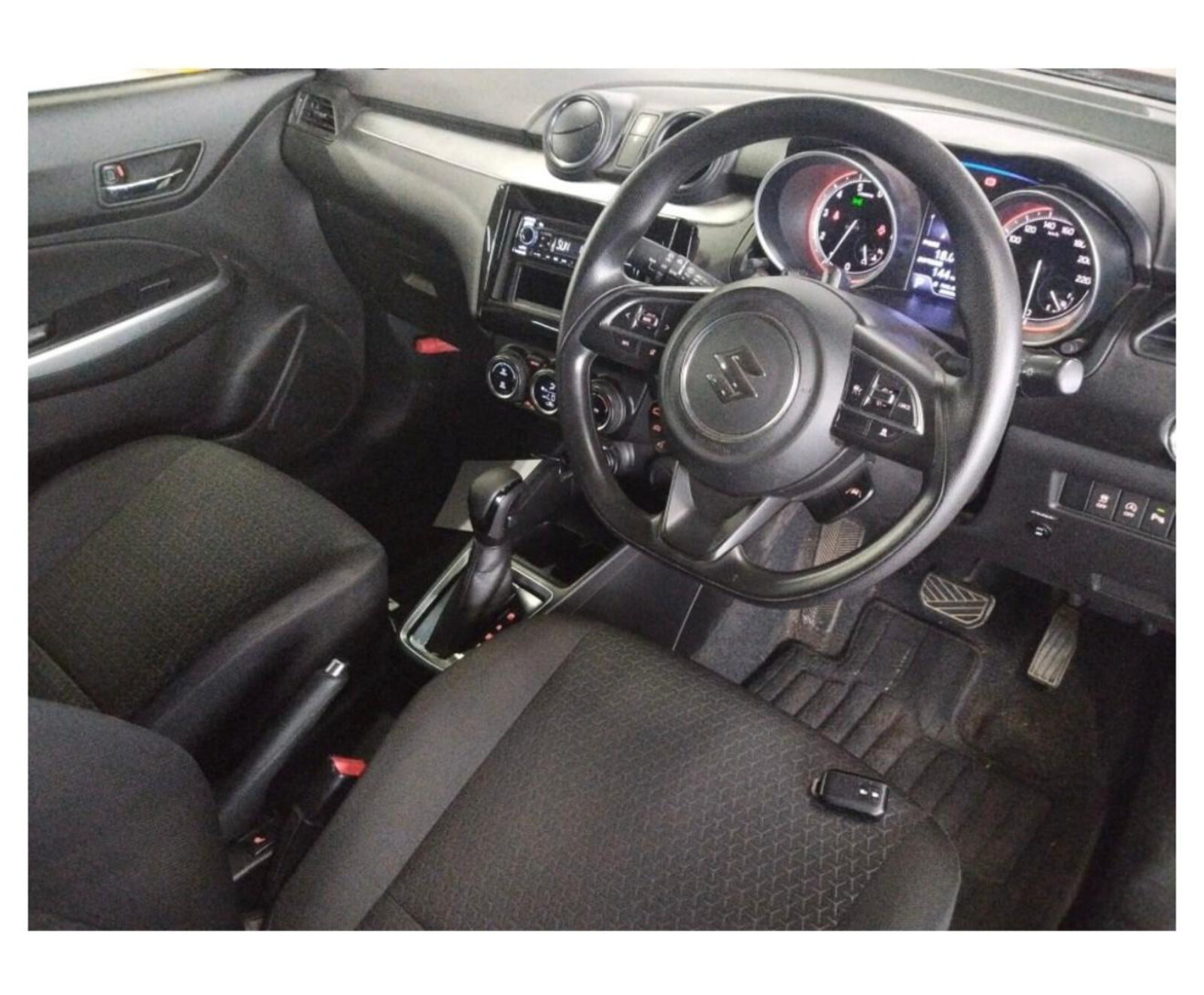 SUZUKI SWIFT Hybrid 2020 - Image 14