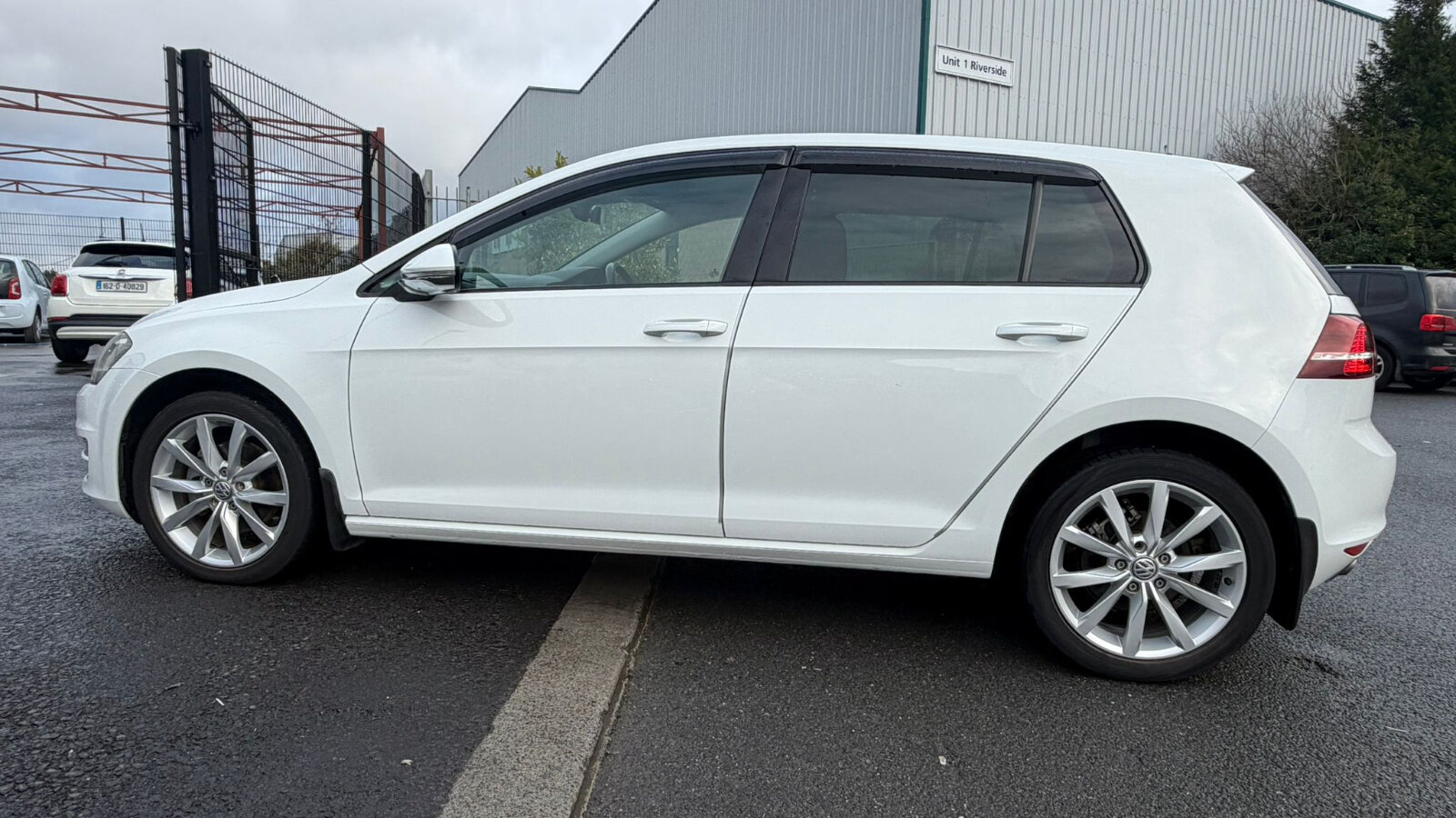 VW Golf 2017 WHITE - Image 7