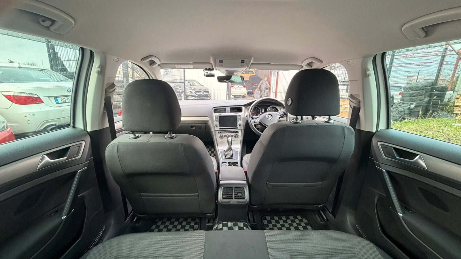 VW Golf 2017 WHITE - Image 10