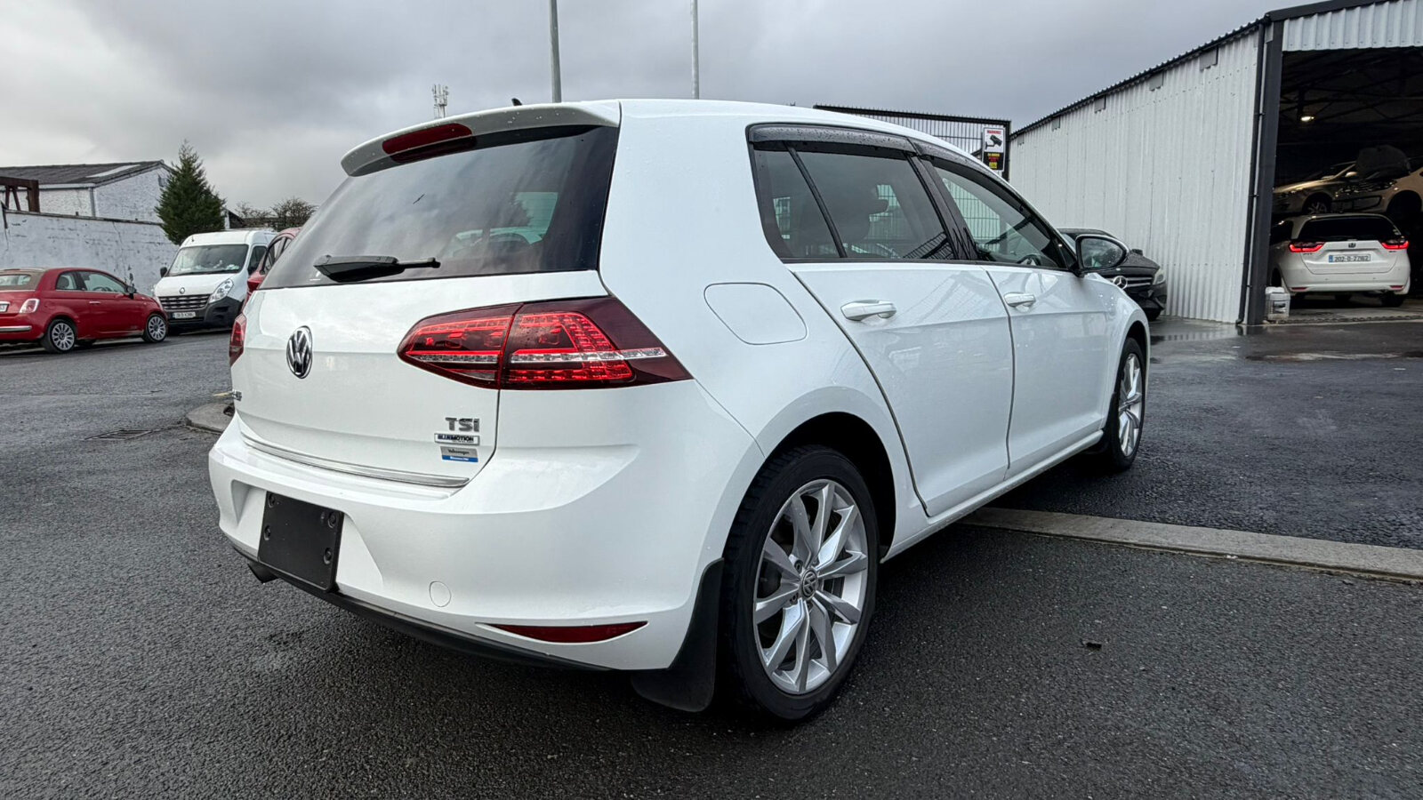 VW Golf 2017 WHITE - Image 6