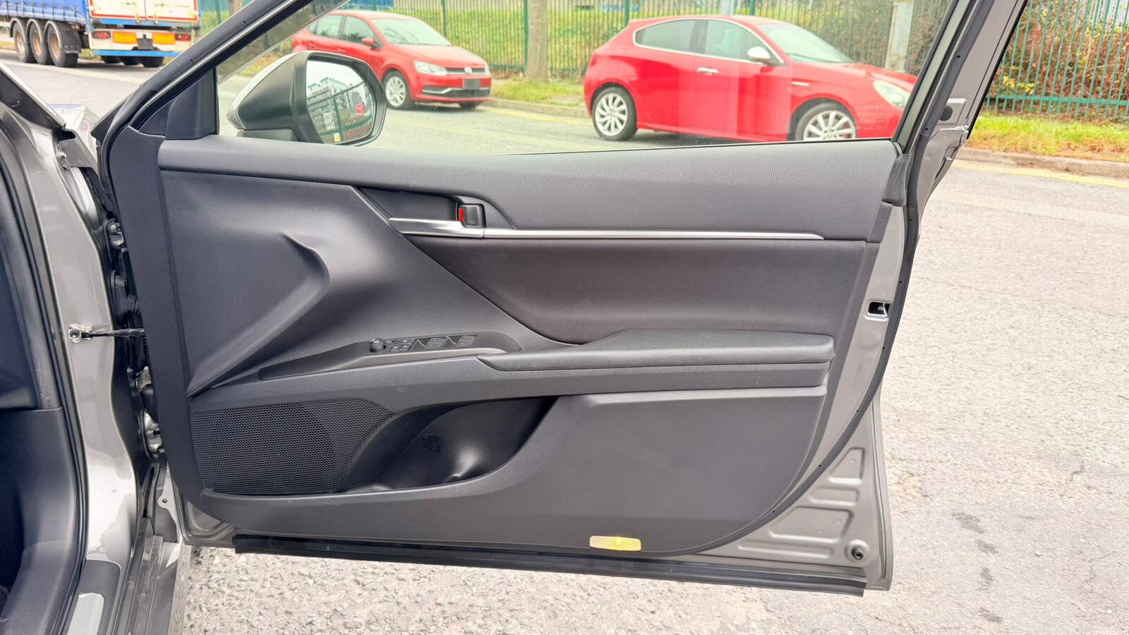 TOYOTA CAMRY HYBRID 2021 GREY - Image 10
