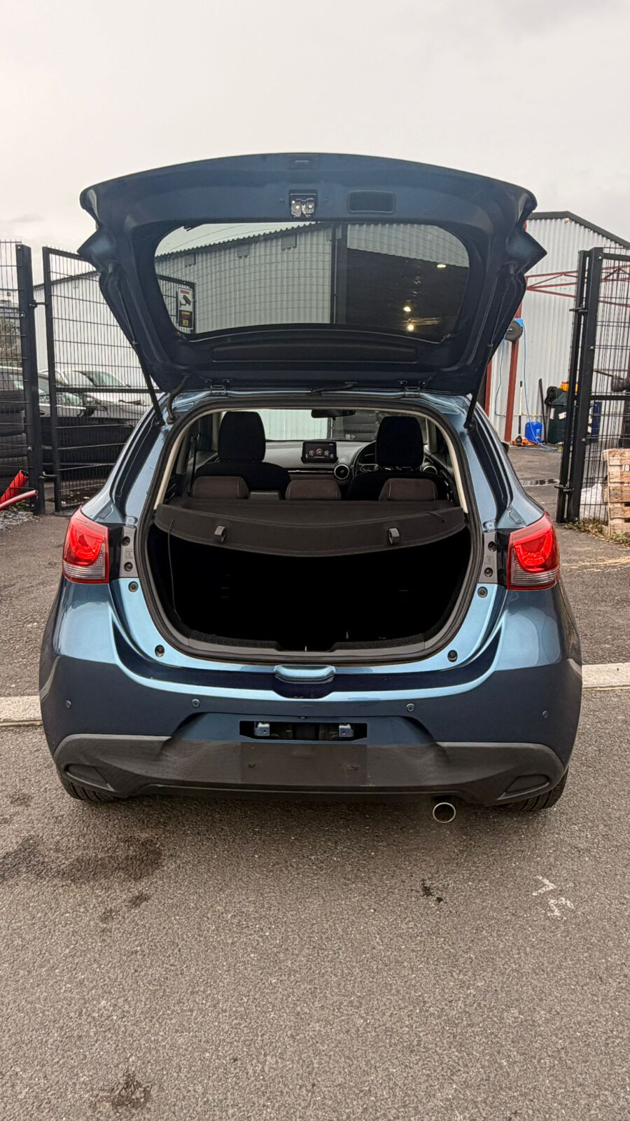 MAZDA DMEIO 2019 BLUE - Image 8