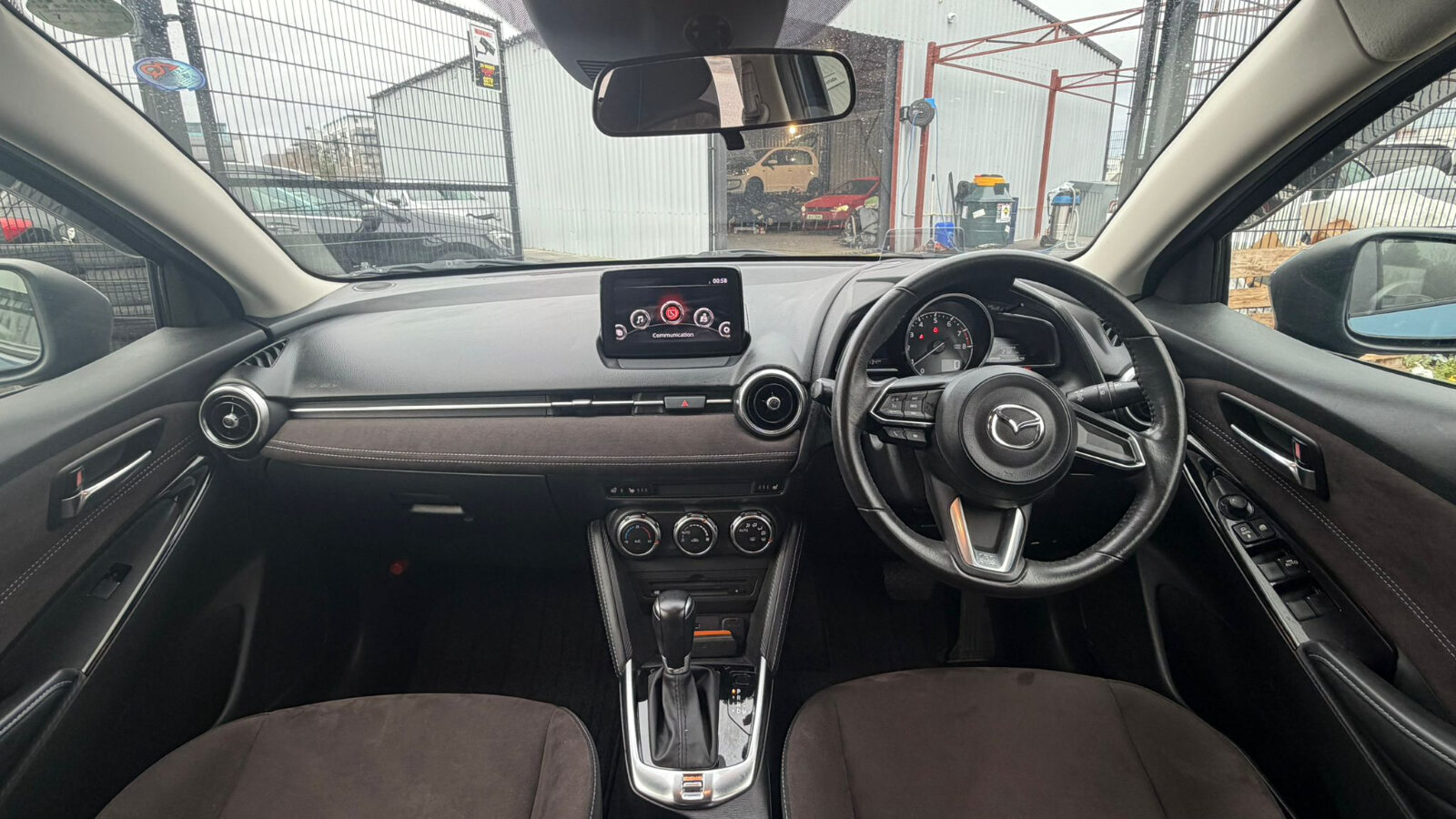 MAZDA DMEIO 2019 BLUE - Image 13