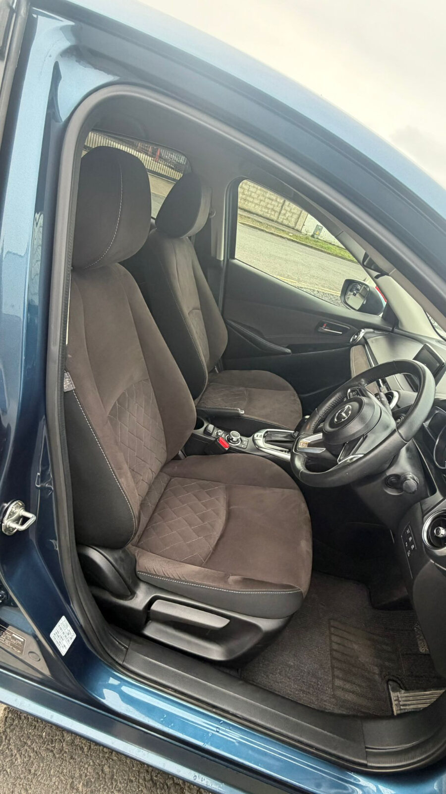 MAZDA DMEIO 2019 BLUE - Image 12