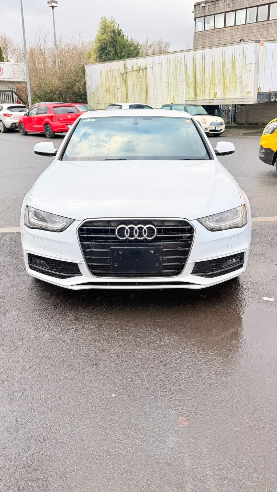 Main car image