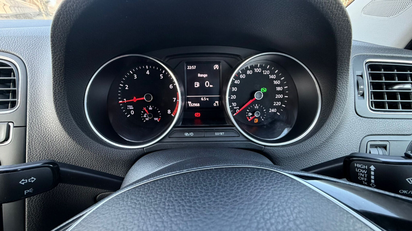 VW POLO 2015 - Image 16