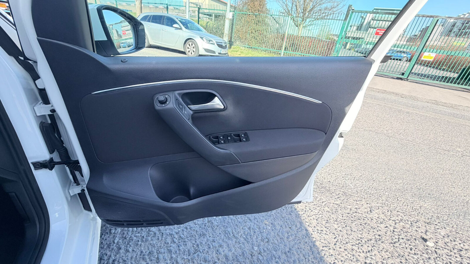 VW POLO 2015 - Image 10