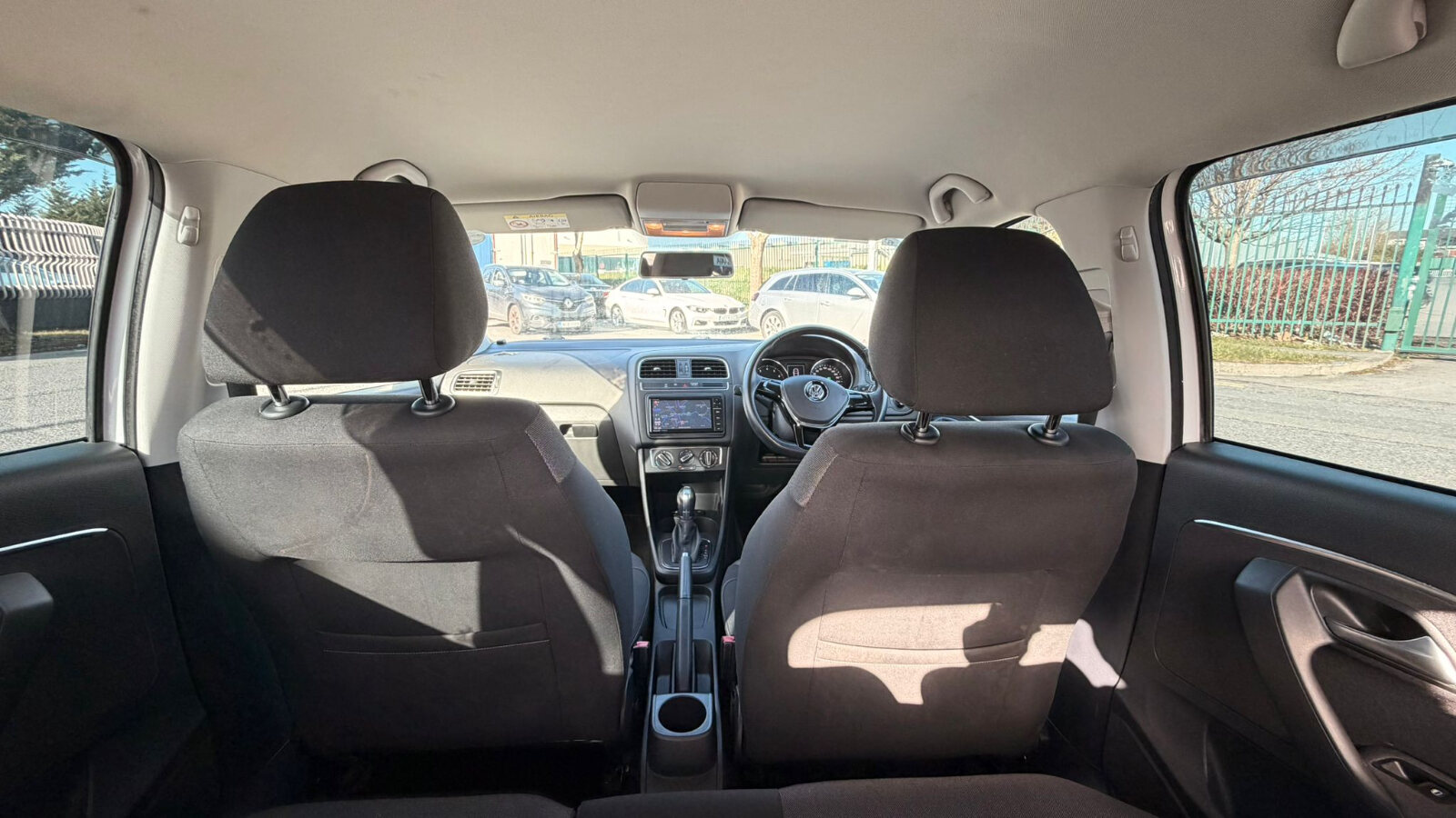 VW POLO 2015 - Image 9