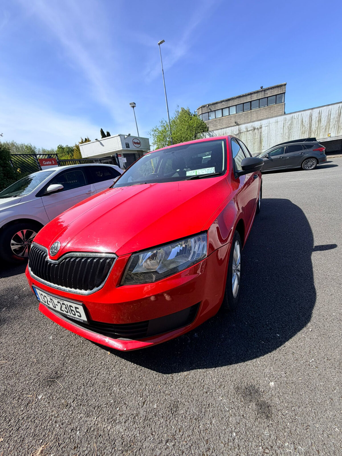 Main car image