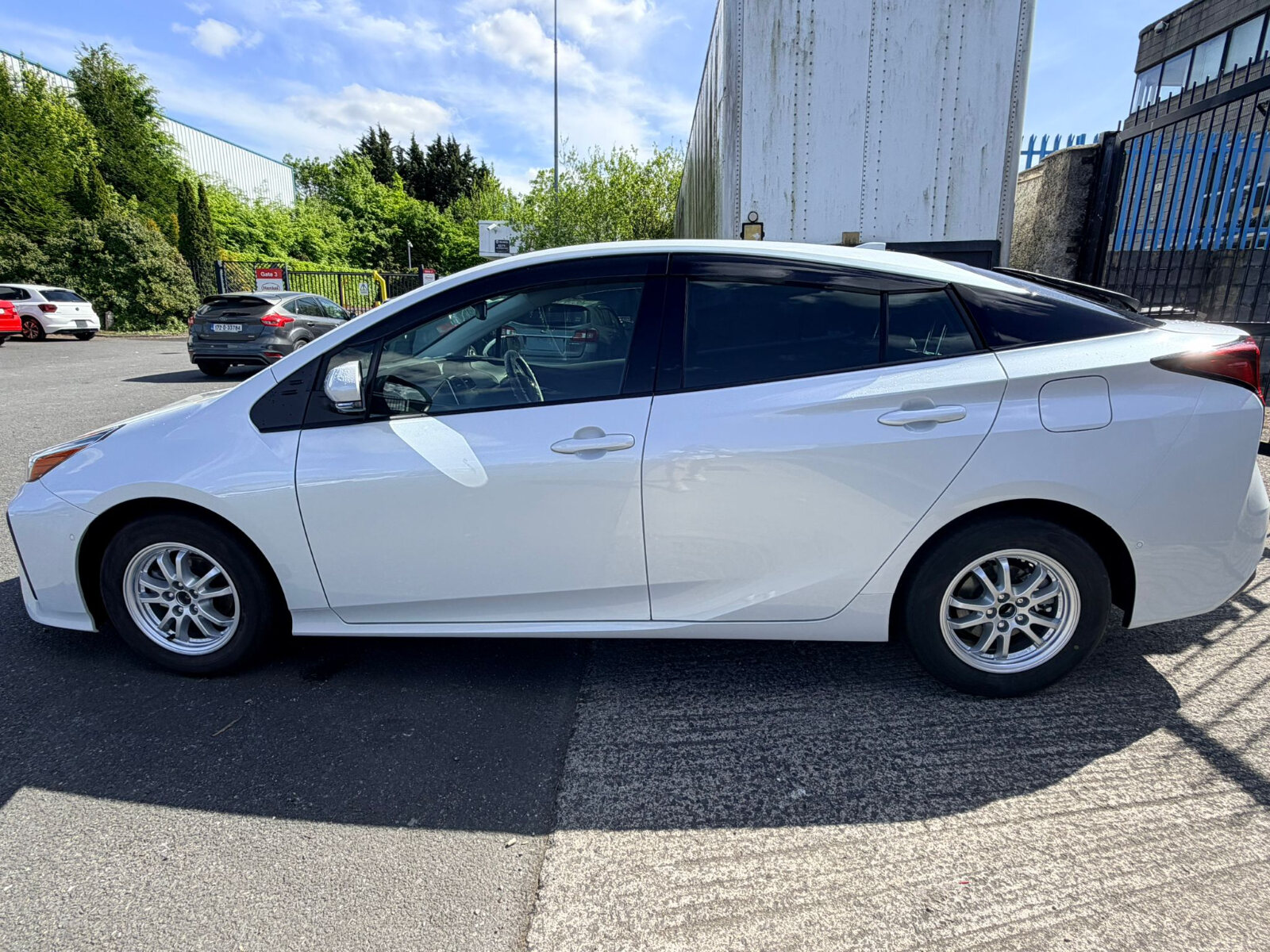 2022 Toyota Prius White - Image 8