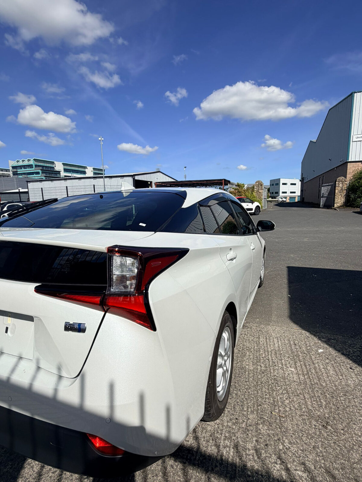 2022 Toyota Prius White - Image 9