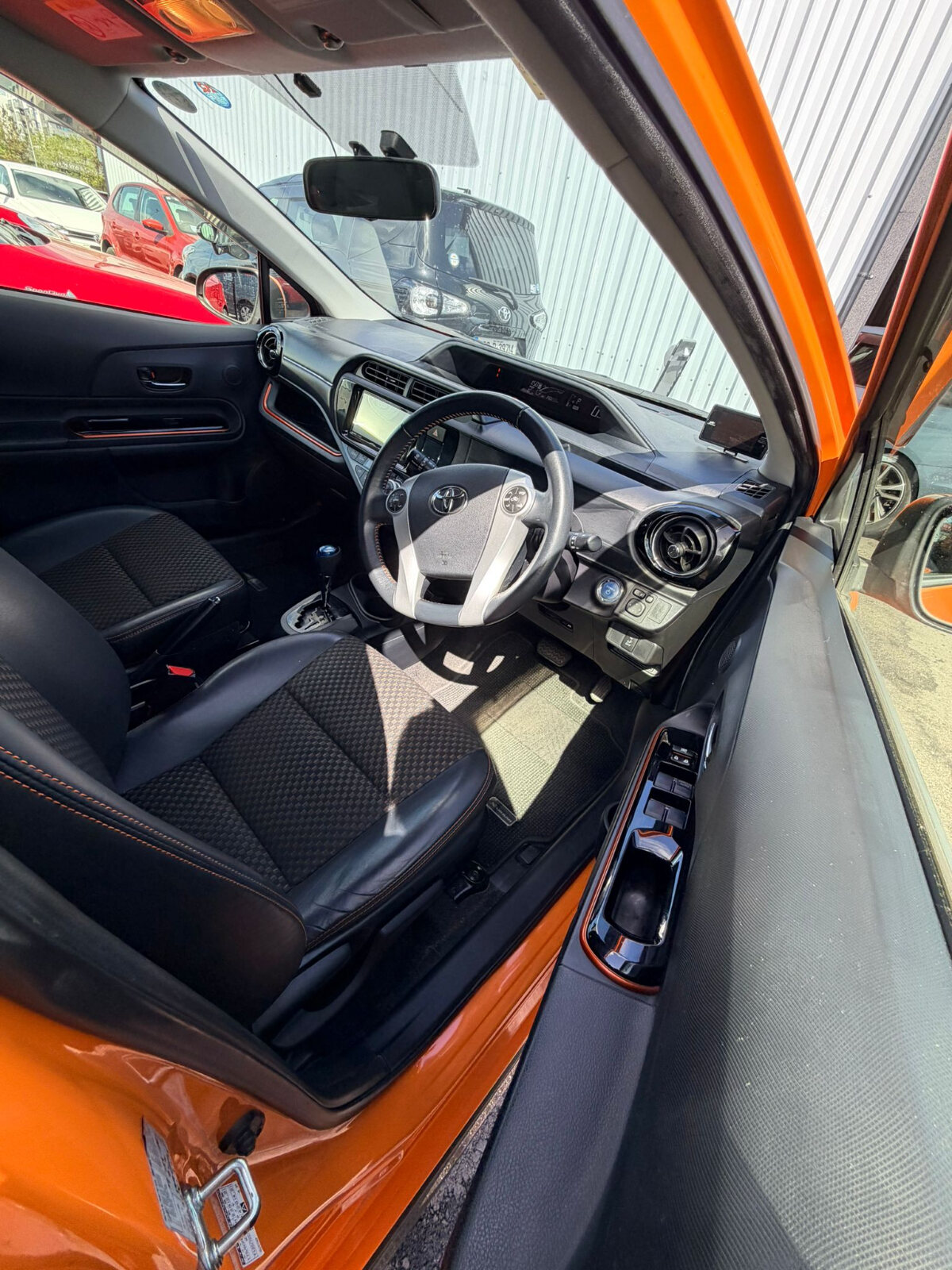 2015 Toyota aqua Orange (URBAN) - Image 10